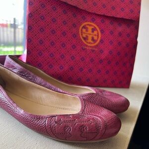 Burgundy leather Tory Burch flats size 9